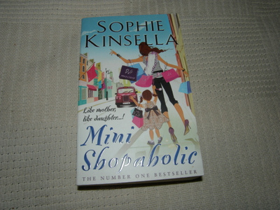 Sophie Kinsella Mini Shopaholic   -pok