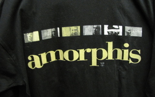 AMORPHIS - AM UNIVERSUM T- PAITA KOKO XL+BÄNDIN NIMMARIT (w)