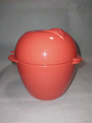 Tupperware omenarasia
