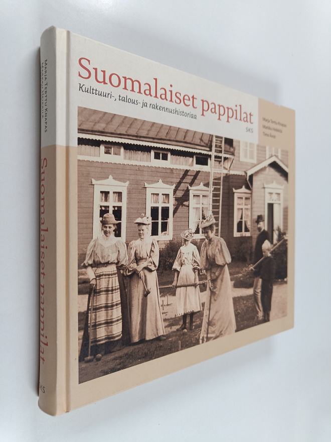 Marja Terttu Knapas ym. : Suomalaiset pappilat : kulttuur...