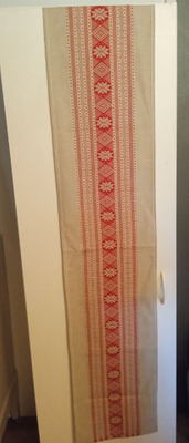KAITALIINA PUNAISELLA KUVIOLLA , 30 x 146 cm