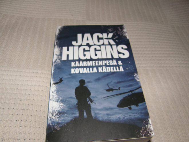 Jack Higgins Käärmeenpesä / Kovalla kädellä  -pok