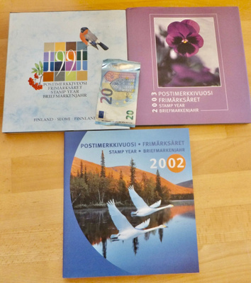 3 Kirjaa Postimerkkivuosi 1991 2002 2003 Vähän Merkkejä 1991