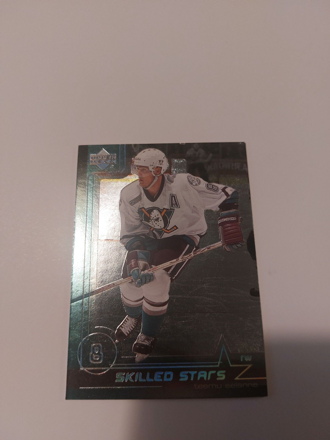 2000-01 Upper Deck Skilled Stars #SS2 Teemu Selänne