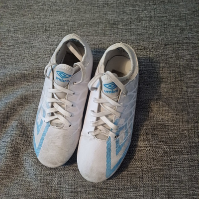 Umbro lasten jalkapallokengät koko 36