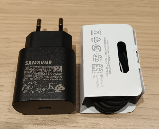 Samsung USB-C pikalaturi 25W musta ja latauskaapeli 1m