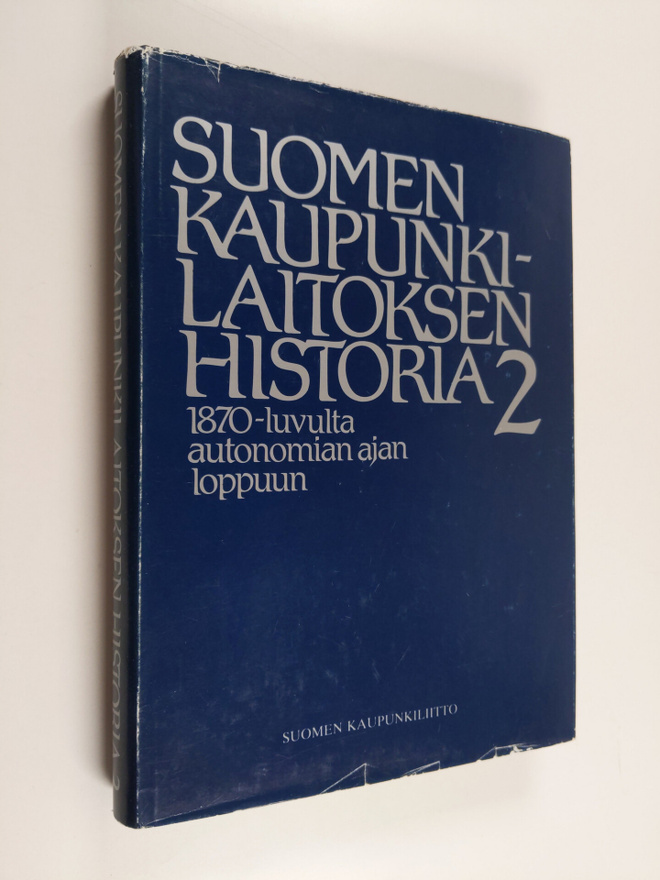 Päiviö (red.) Tommila : Suomen kaupunkilaitoksen historia...