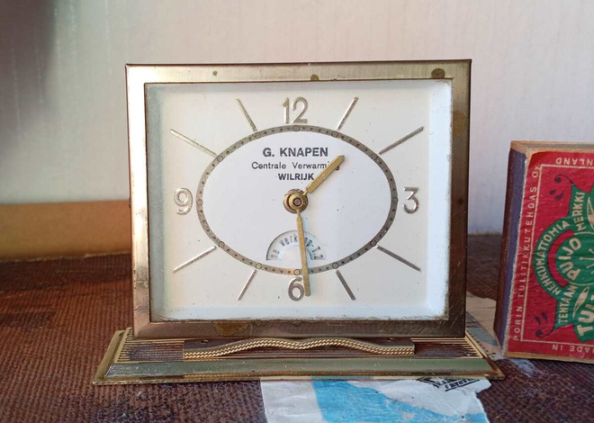 Vintage mainospöytäkello