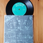 Bastards – Maailma Palaa Ja Kuolee ep ps 1982 Punk - pikkukuva 1