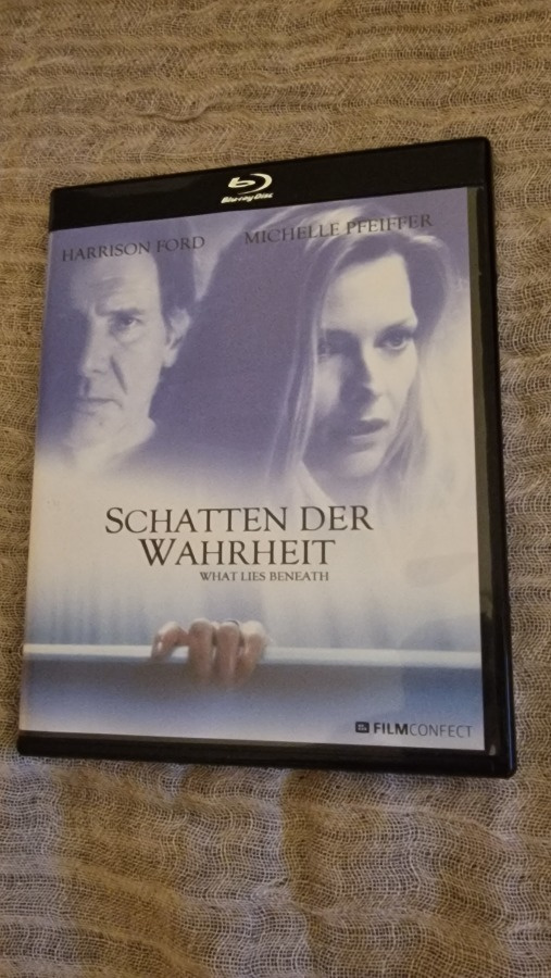 What Lies Beneath - Salaisuus Pinnan Alla  Bd