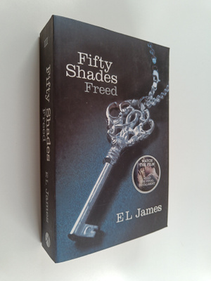 E. L. James : Fifty Shades Freed