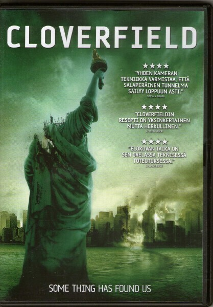 Cloverfield (Lizzy Caplan, Jessica Lucas, T.J. Miller)
