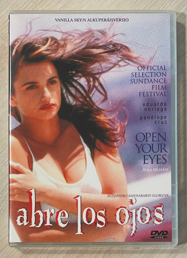 Alejandro Amenabar: AVAA SILMÄSI (1997) Penélope Cruz