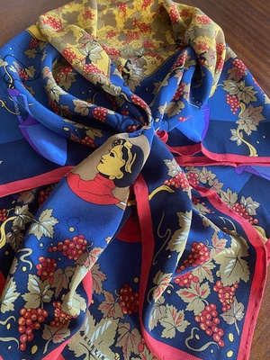Silkkihuivi Design Marja Kurki " Viinitarha "