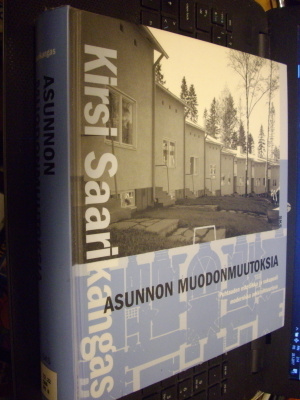 Kirsi Saarikangas : Asunnon muodonmuutoksia ( 1 p. 2002 )