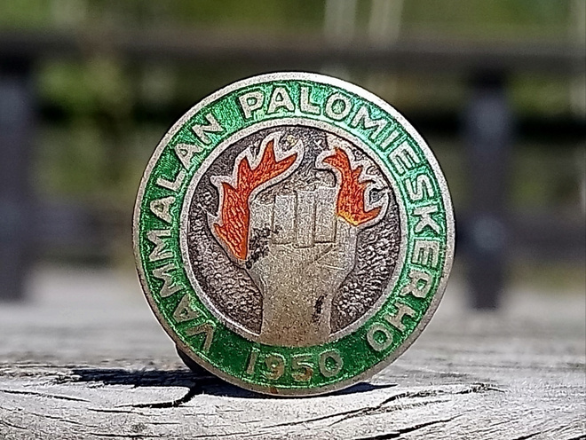 Emalinen VPK 1950 merkki. Halkaisija - 18 mm.