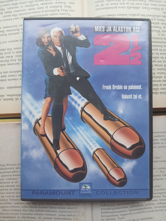 Mies ja alaston ase 2½ (DVD)