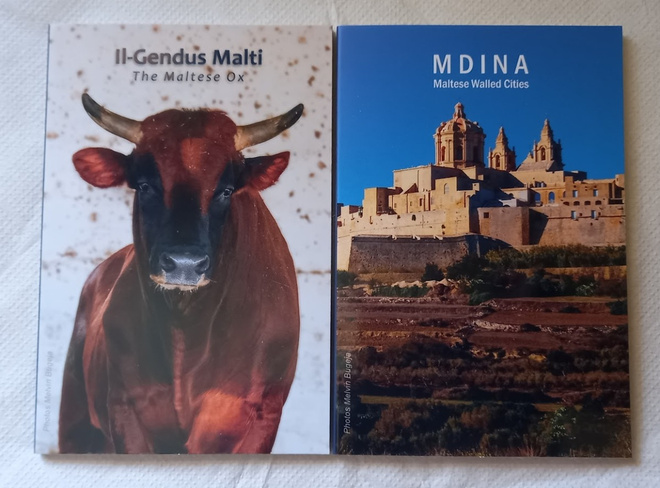 Malta 2025 2 eurot, Mdina ja Härkä BU kansioissaan
