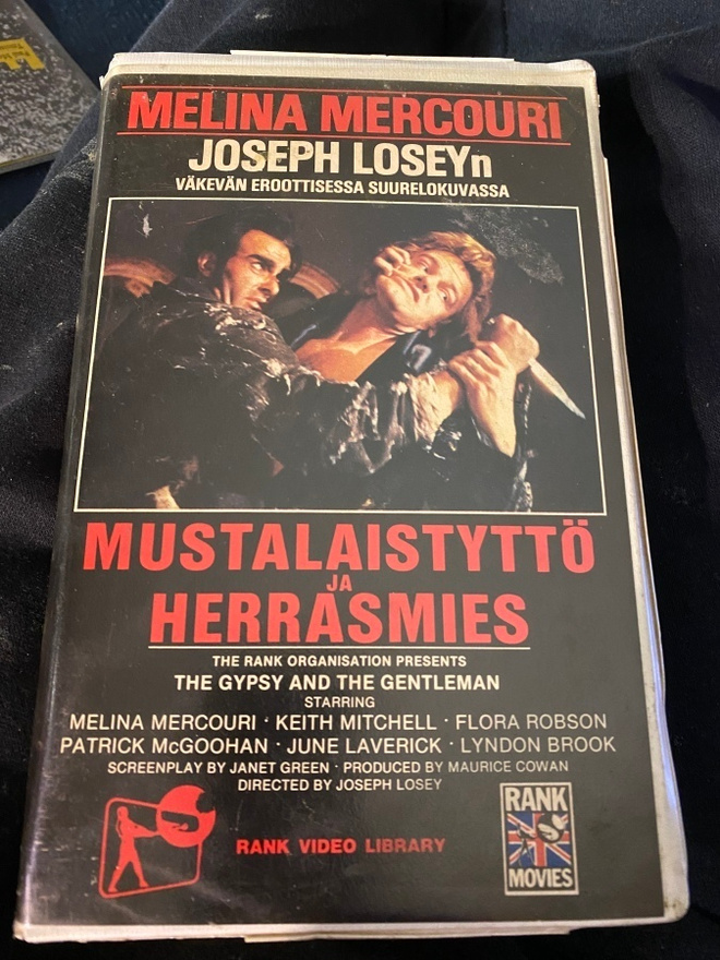 Mustalaistyttö ja herrasmies Losey VHS