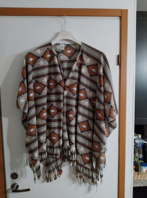 KAUNIS PONCHO