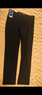Jack&Jones W30, L30 mustat housut.