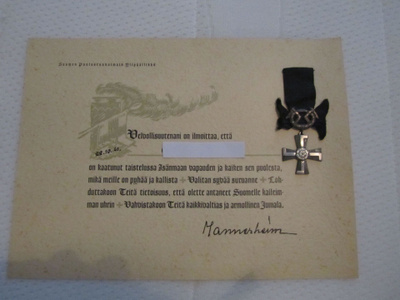 Sururisti ja myöntökirja.