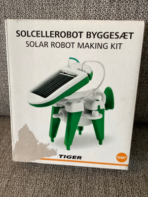 AURINKOKENNOROBOTTI (6 ERI ROBOTTIA)