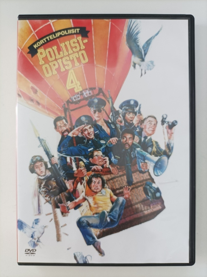 Poliisiopisto 4, Korttelipoliisit - DVD