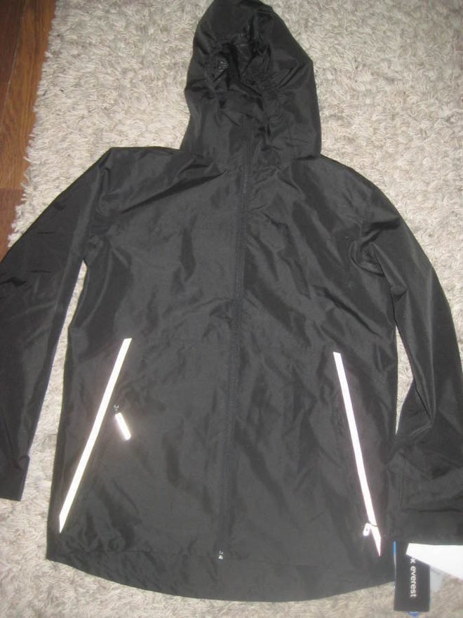 **EVEREST ulkoilutakki, uusi   koko 170/176 cm**