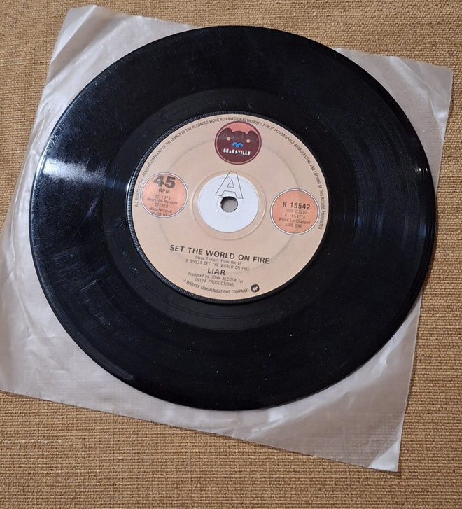 LIAR Set the world on fire/High on love 1978 UK