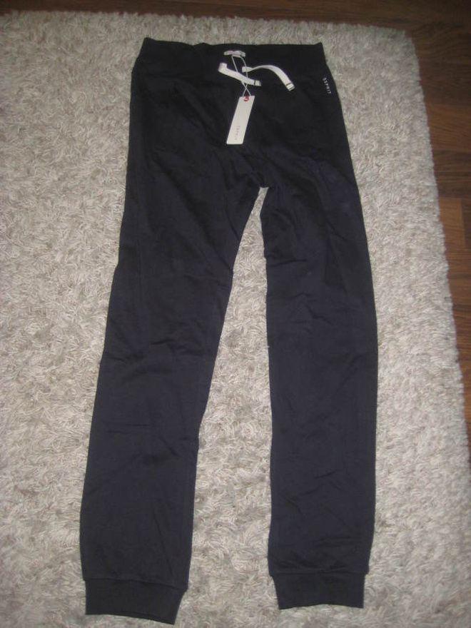 **ESPRIT college housut , uusi 164m **
