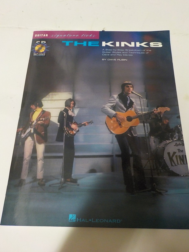 THE KINKS KITARA NUOTTIKIRJA + CD