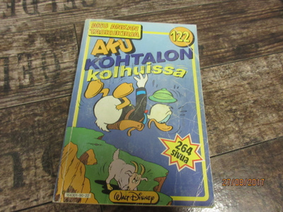 Aku Ankan taskukirja 122 - Aku kohtalon kolhuissa (1.Painos)
