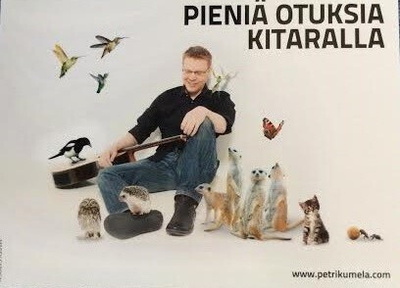 Mies kitara ja pikku eläimet postikortti