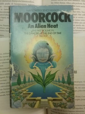 Michael Moorcock - An Alien Heat (paperback)