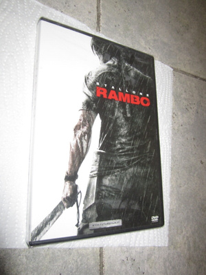 RAMBO - AVAAMATON DVD - TEHDASMUOVIT PÄÄLLÄ