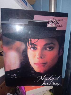 Michael Jackson: 20 tear-out photo book ( SIS POSTIKULU )