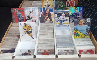 Keräilykortteja n. 4000 kpl laatikko.