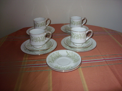 ROYAL STANDARD FINE BONE CHINA ENGLAND - WHISPERING GRASS