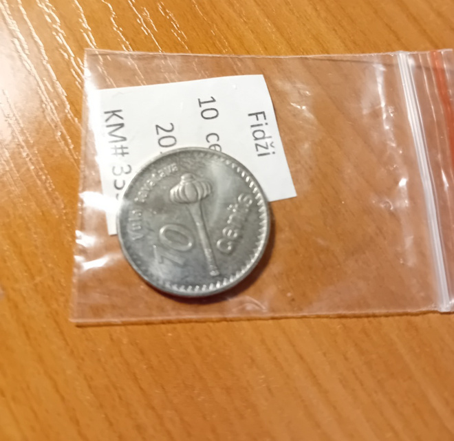 Myydään Fidzi kolikko