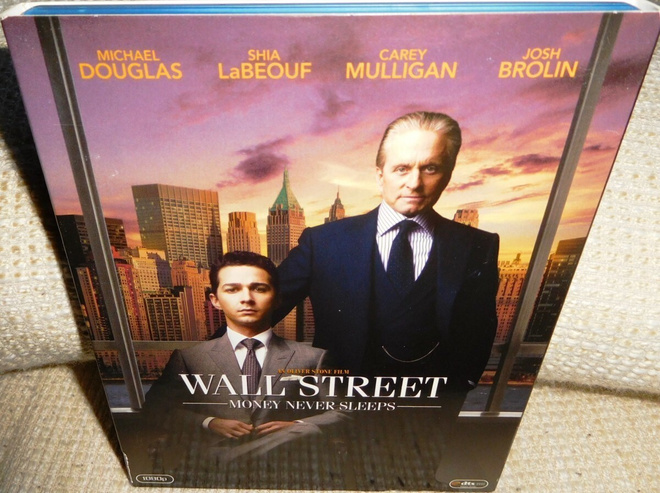Wall Street - Money Never Sleeps [Blu-ray + DVD]