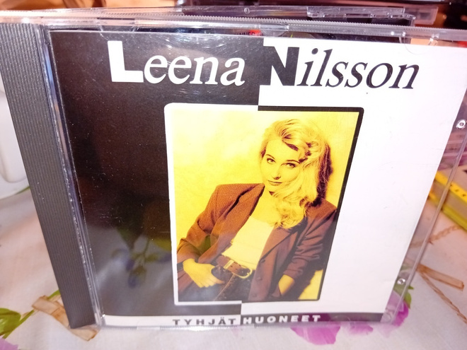 CD Leena Nilsson  : Tyhjät huoneet ( SIS POSTIKULU  )