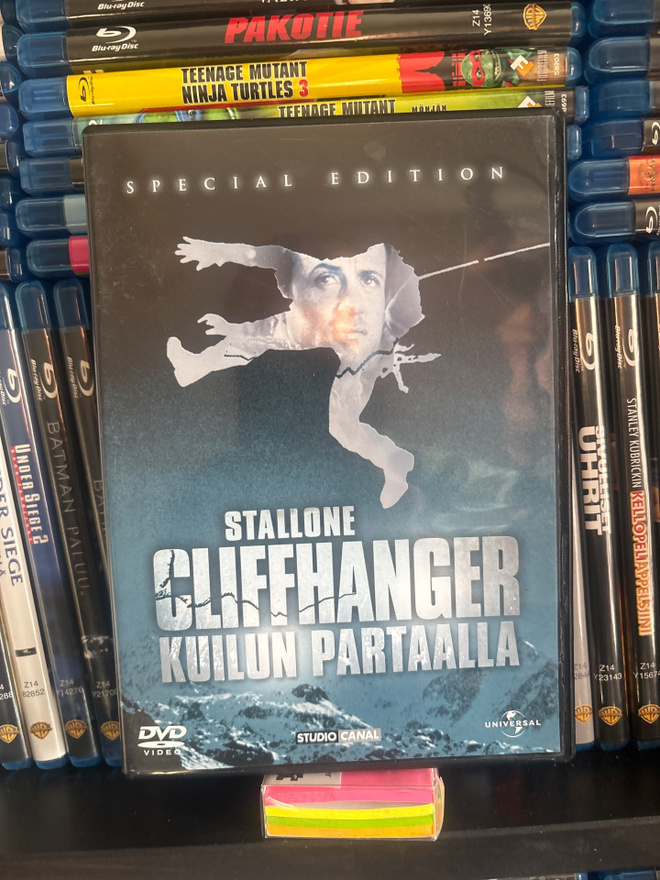 Cliffhanger kuilun partaalla (1993) Sylvester Stallone