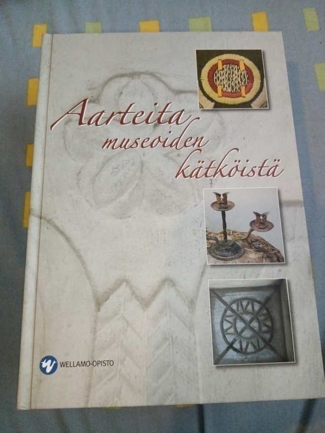 AARTEITA MUSEOIDEN KÄTKÖISTÄ ( SIS POSTIKULU  )