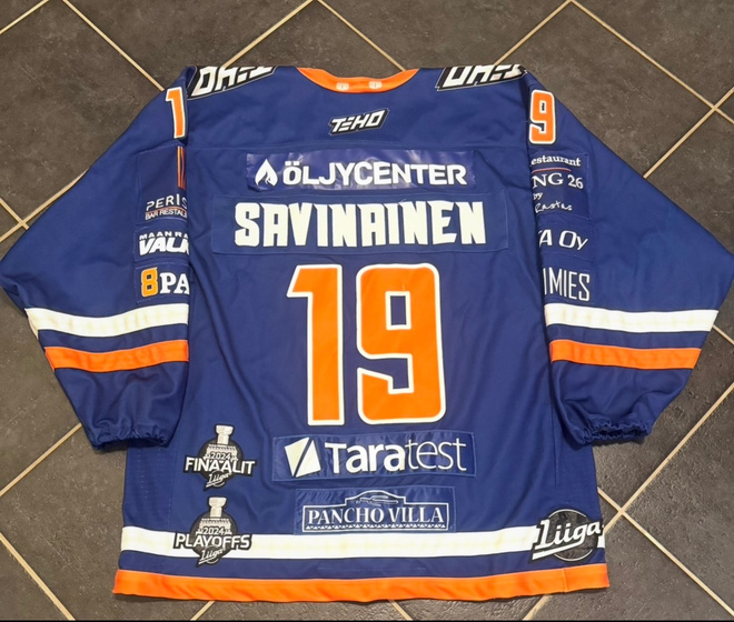Veli-Matti Savinainen gameworn pelipaita