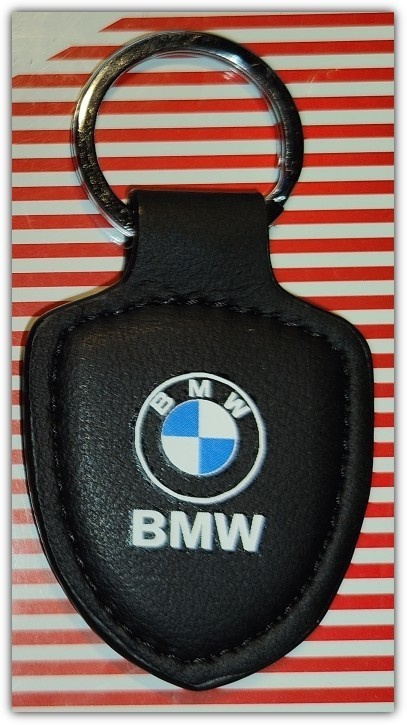 Pieni nahkainen BMW-avaimenperä