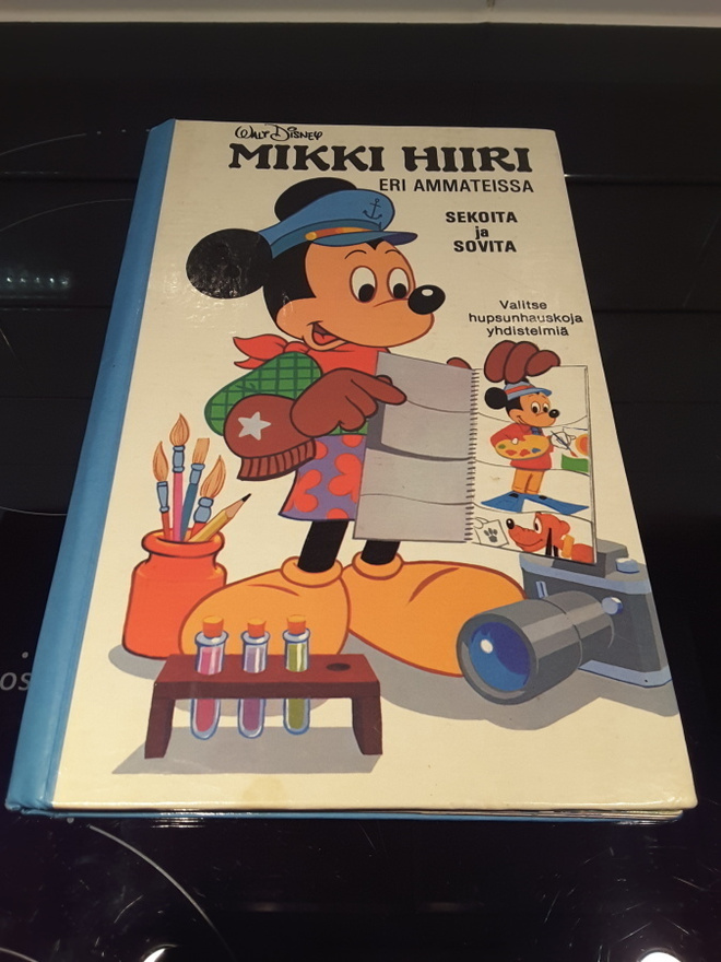 Walt Disney Mikki Hiiri eri ammateissa