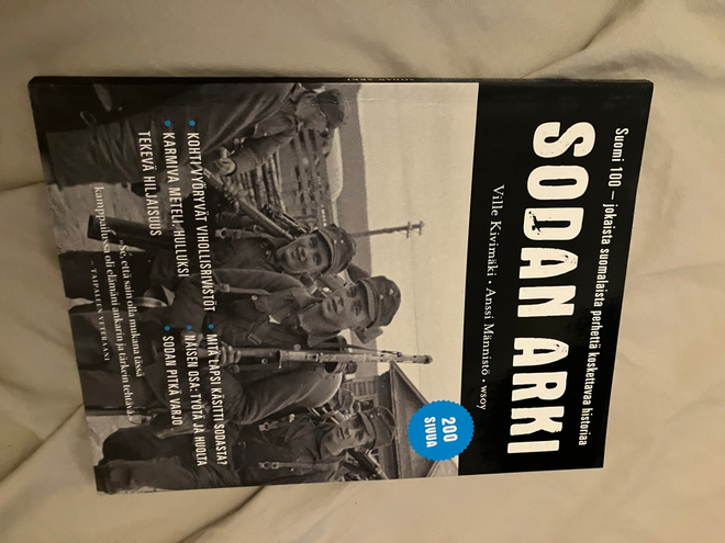 VILLE KIVIMÄKI SODAN ARKI HYVÄ