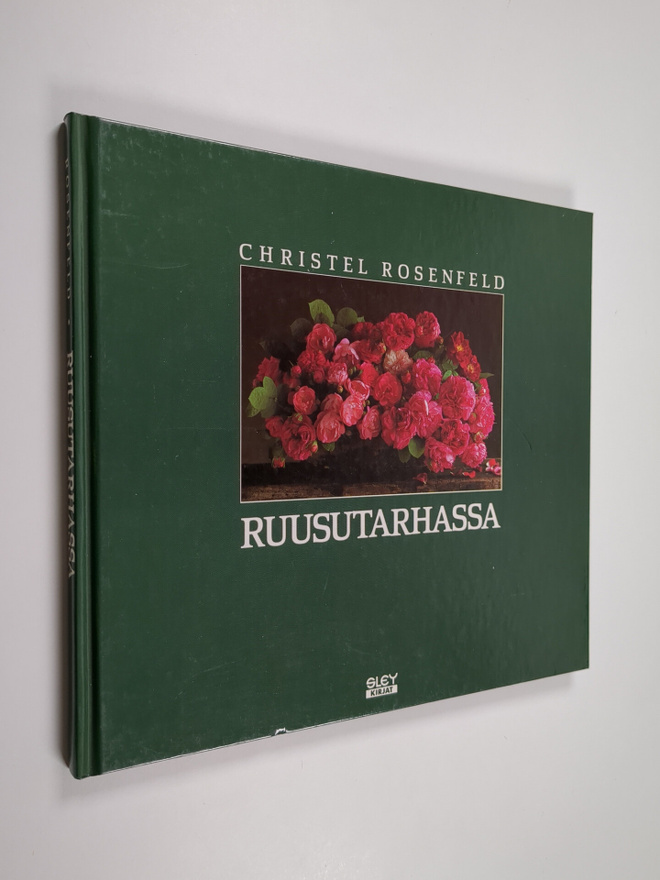 Christel Rosenfeld : Ruusutarhassa