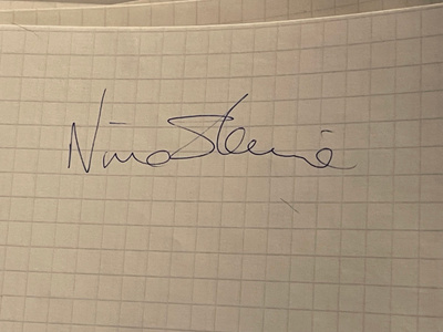 Nina Skeime nimikirjoitus paperilla
